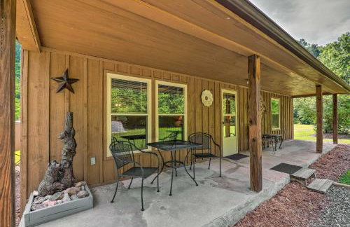 Bonfires and BBQs! Creekside Retreat in Marshall - Foto 27