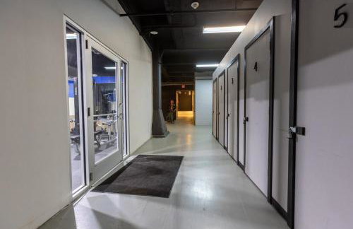 Steps 2 Everything! - KING Bed - Amazing Roof and Gym - Foto 5