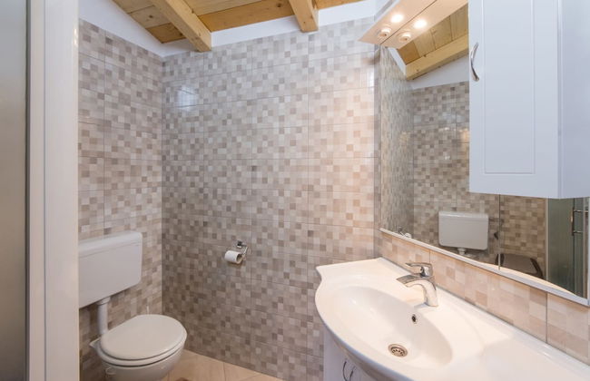 Attractive Holiday Home with Pool, Hot Tub, Patio, Courtyard - Foto 6