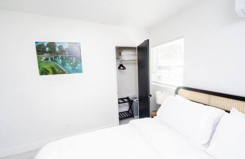 Close to the Action, Peaceful When You Return - Foto 48