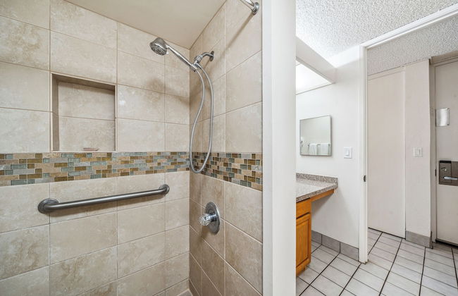 Maui Schooner Resort - Photo 36