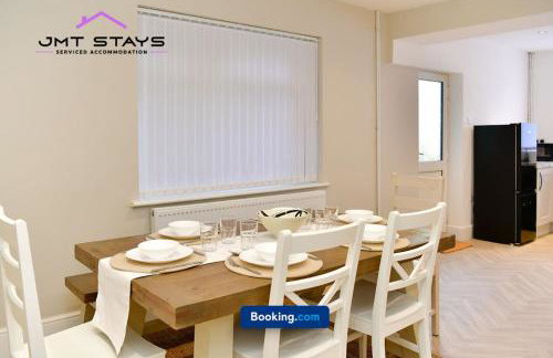 premium Offer for Extended Stays by JMT Stays l Swansea Short Lets and Serviced l With Private Parking - Foto 42