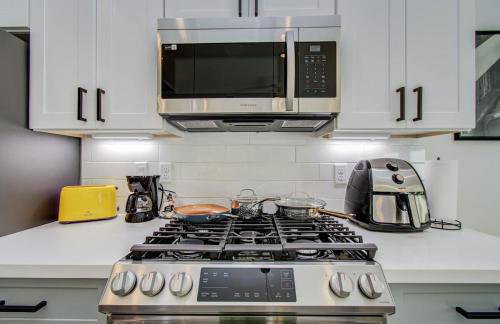 Modern getaway near downtown and airport - Foto 7