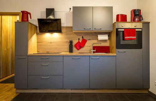 Schwarzwaldmarie in Titisee mit Badewanne Sonnenbalkon TG-Stellplatz Küche - Foto 4