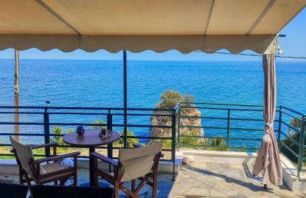 Kamari Guesthouse - Photo 39