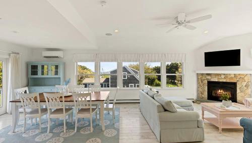 Breathtaking Cape Cod Beachhouse with Private Beach Access Near Sandwich, Massachusetts - Foto 3