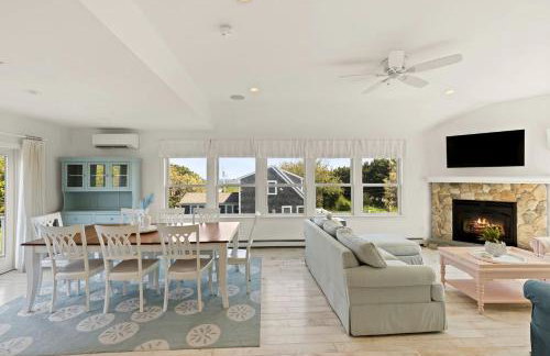 Breathtaking Cape Cod Beachhouse with Private Beach Access Near Sandwich, Massachusetts - Foto 3