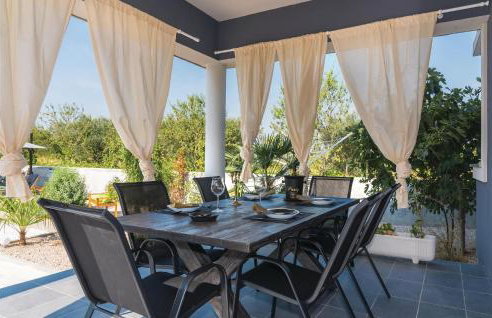 Four-Bedroom Holiday Home In Skradin-Dubavice - Foto 12