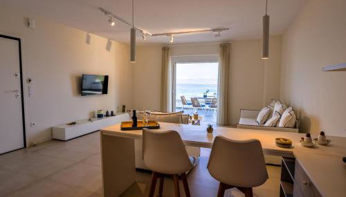 La Mer Bleue Beachfront Boutique Apartments - Foto 4