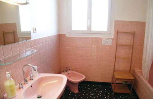 Awesome Home In Peyrat Le Château - Foto 17