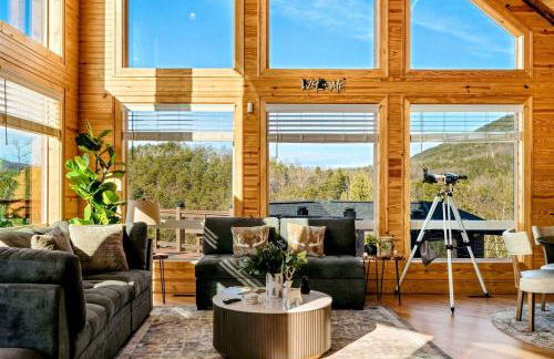 Luxurious A-Frame Mountain Retreat with Hot Tubs & Game Room Near Seneca Rocks, Milam, WV - Foto 7