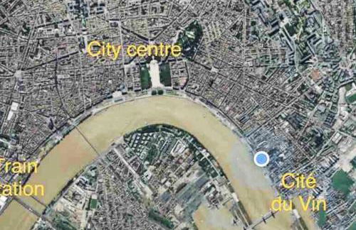 Jennys-Getaways Sunny Apartment Close Cité du Vin - Foto 21