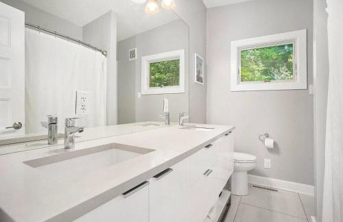 Private Beachfront Lake Michigan Getaway - Foto 9