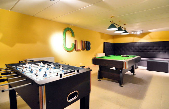 Luxurious Villa with Sauna, Hot Tub, Recreation Room, Large Enclosed Garden - Foto 30