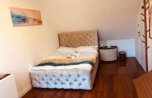 London Central 4 bed House with Garden - Photo 28