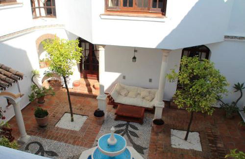 Paradisiacal Villa in Benahavís with Jacuzzi and Private Pool - Photo 6