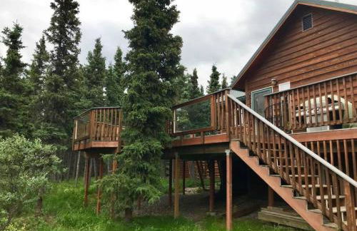 3 Bedroom Home with Amazing Views 11 mi from Denali - Photo 6