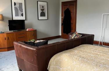 Large Corris apartment with kitchen & lounge and adjoining bathroom - Foto 10