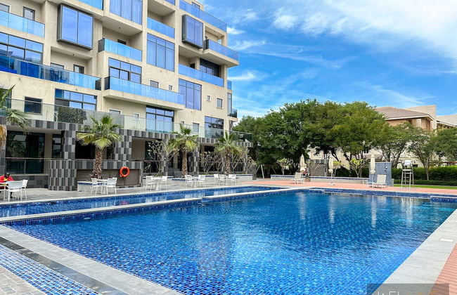 WelHome - Prime 1BR Apartment at Oia Residence - Photo 32