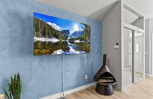 Stylish 2BR Dual-Kitchen Retreat Near Forest Park - Photo 12