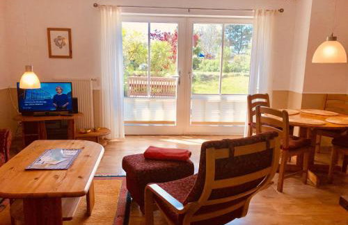 Ein-Steinwurf-zum-Ostseestrand-Ferienwohnung-Martha-mit-Terrasse - Foto 3