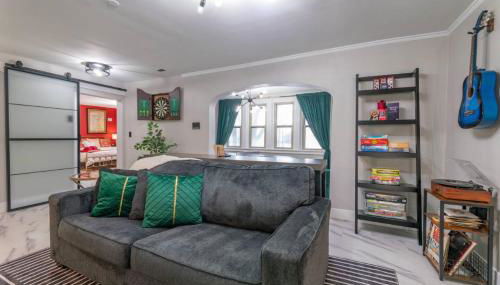 Pool Table, Arcade, Darts, 3 Car Garage, Sleeps 20 - Photo 3