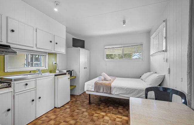 Crows Nest Tourist Park - Photo 21