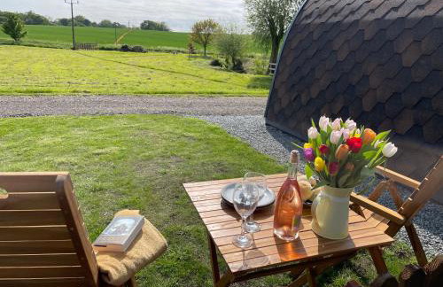 Waterpump Pod for 2 adults with ensuite in the Suffolk Countryside - Photo 2