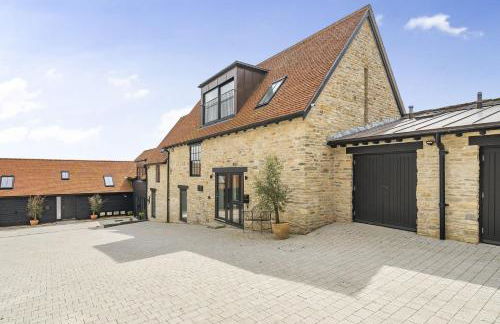 St Mary's Barn - Photo 34