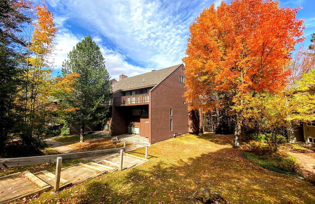 A1 Luxury Bretton Woods Ski-in Ski-out Townhome Next to Beginner ski Area Fast Wifi Keyless Entry - Photo 1