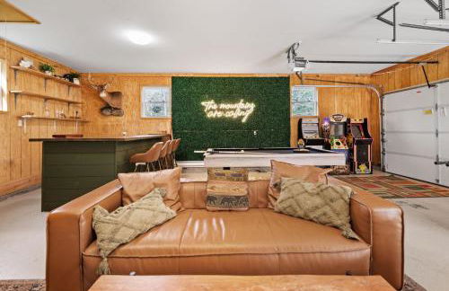 Relaxing Pocono Stay Near Lake with Hot Tub & BBQ - Foto 11