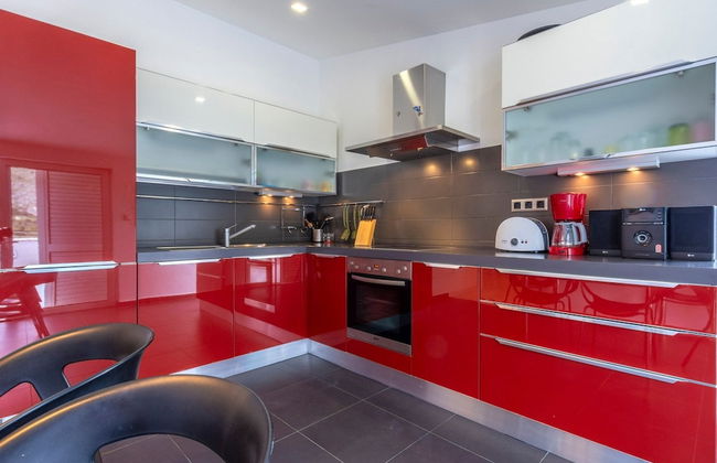 Serene Rural Villa With Pool, Sun Deck, and Children's Play Area - Foto 20