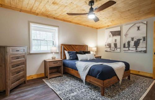 Modern Cabin with Luxury Gym, Firepit + Game Room! - Foto 16