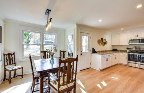 Tranquil Travelers Rest Home with Fire Pit! - Foto 7