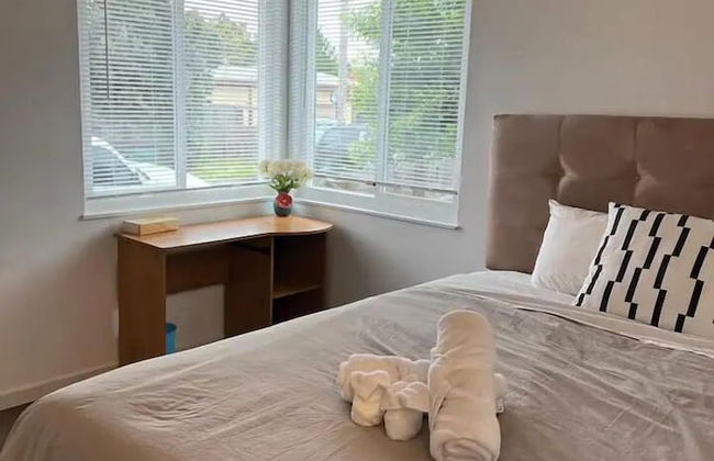 New 2BR Home w Parking Laundry in 580-80 - Foto 5