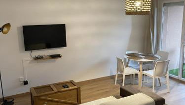 Charmant T2 Piscine Golf de Seilh - Photo 3