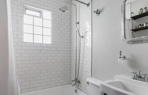 Industrial Loft Offers Historic Feel with Modern Amenities 3BR & 2BA #DCottage - Foto 23