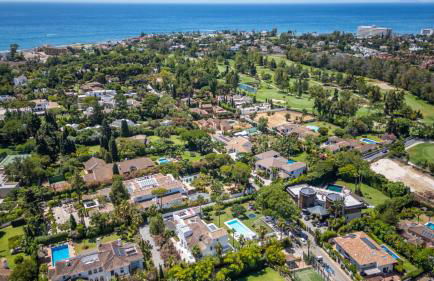 Stunning 6-Bedroom Villa in Guadalmina Baja - Foto 3