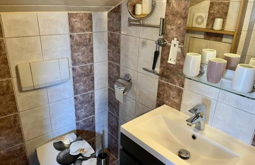 Gemütliches Dachgeschoss-Apartment mit Alpenblick - Photo 9