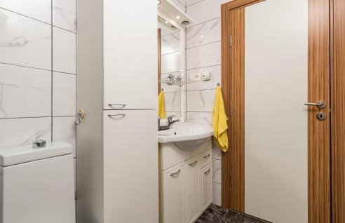 3 Bedroom Awesome Home In Jurdani - Foto 25