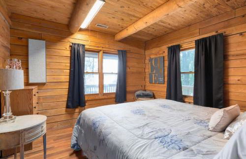 Table Rock Lake Cabin - The Cedars #1 with Lake Access Hot Tub Outdoor Pool - Foto 23