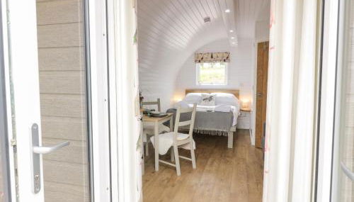 Laird Lodge 4 - Photo 3