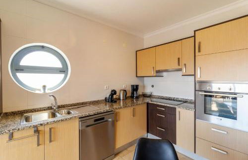 James's Quinta das Palmeiras, spacious 2 bedroom apartment in luxury complex, walking distance to town and beach - Foto 17