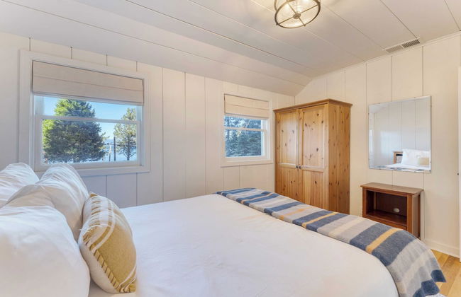 West Shore Lake House by Avantstay Ski Cabin w/ Backyard Sledding Hill! - Photo 30