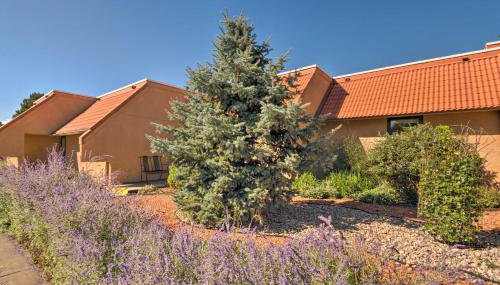 Bright Ruidoso Condo w/ Deck & Golf Course Views! - Foto 3