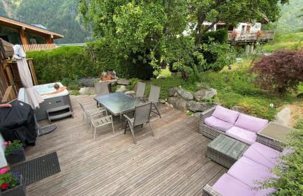 Tiki Lodge - hot tub & sauna - Photo 3