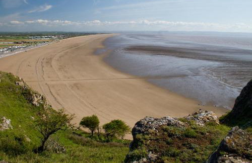 Ocean Drive Deluxe Apartment with complimentary Day Time Beach hut - Foto 34