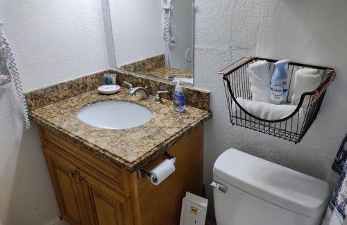 Beautiful 2-Bedroom Condo Near Universal and other Orlando Attractions, King Bed & Wi-Fi - Foto 20