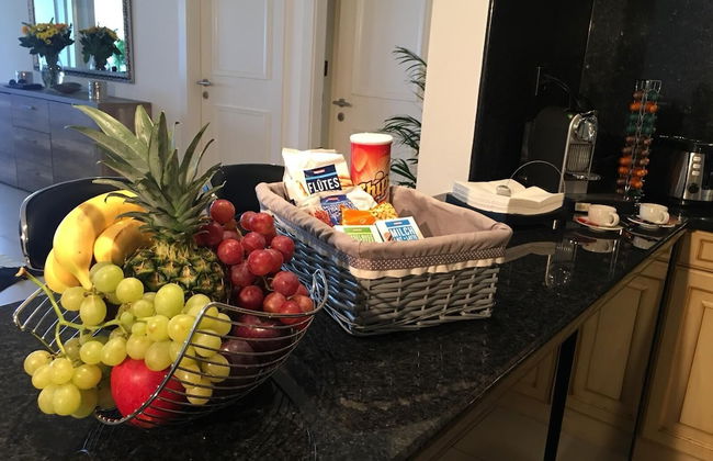 citycentre lake view apartment - Photo 9