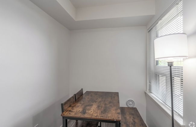 Modern Studio Steps to UW - Foto 17